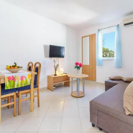 - Comfort One Bedroom B1 ルンバルダ