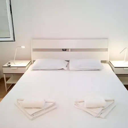 - Comfort One Bedroom B1 *