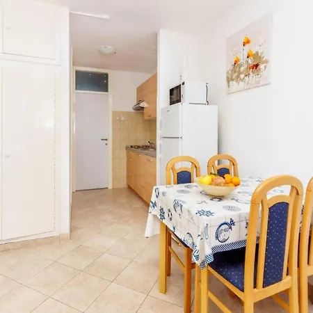 - Comfort One Bedroom B1 Lumbarda