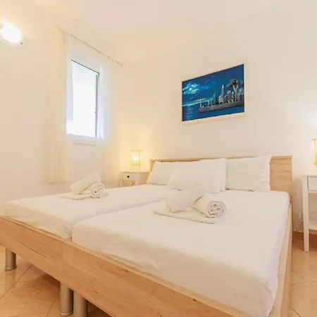 - Comfort One Bedroom B1 Apartment *