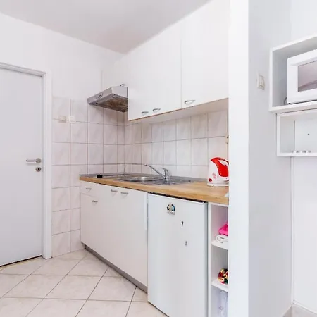 Apartment - Comfort One Bedroom B1 *